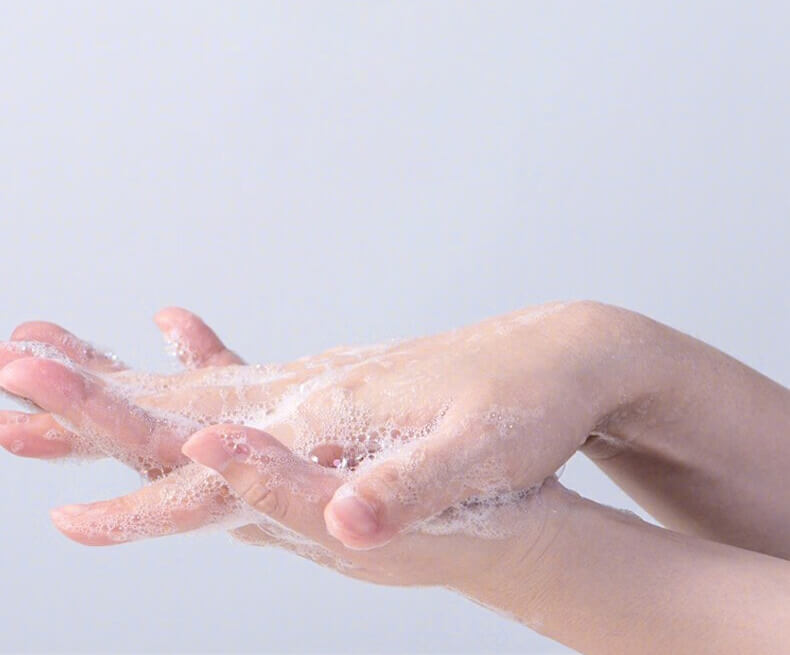 蜂胶香皂手搓泡沫图